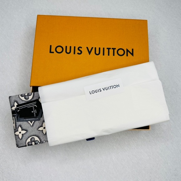 ๐๏ธ๐๏ธ LOUIS VUITTON MONOGRAM JACQUARD DENIM BANDEAU ๐ฅ๐ฅHIGHLY DESIRED SOLD OUT - Picture 8 of 9